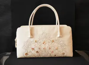 日本刺繍 カバンに